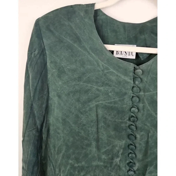 Basic USA Brand Green Long Sleeve Round Neck Blouse Button Down Top - Picture 3 of 9
